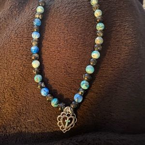 I make homemade necklaces